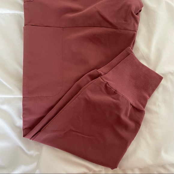 figs mauve Qua skinny jogger scrub pants - Picture 3 of 4